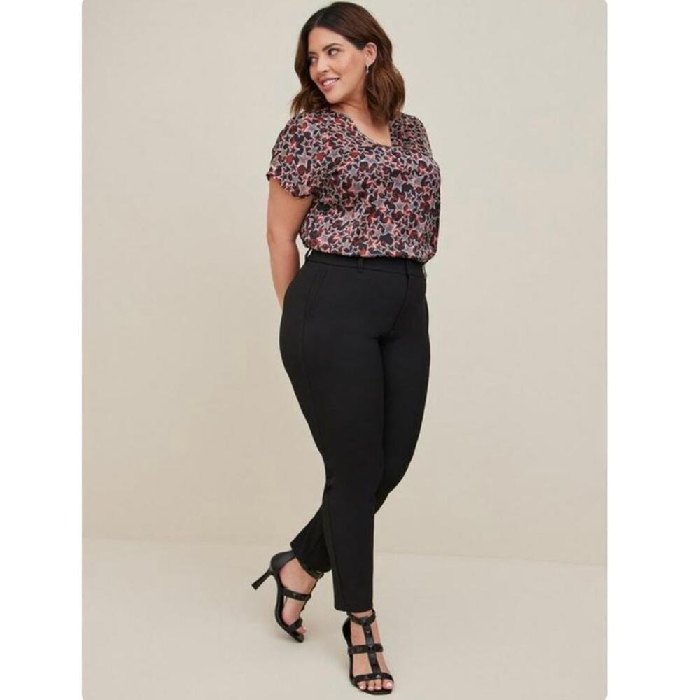 TORRID Black Red White Multi Star Print Challis Short Sleeve Blouse Size 0 Large